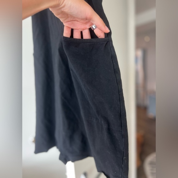 Black Sleeveless Romper with Pockets - Picture 8 of 10